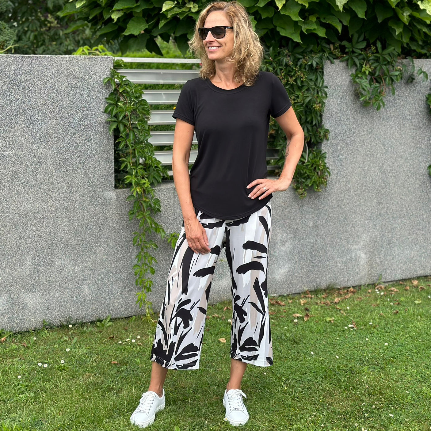 Dámské široké letní 3/4 kalhoty