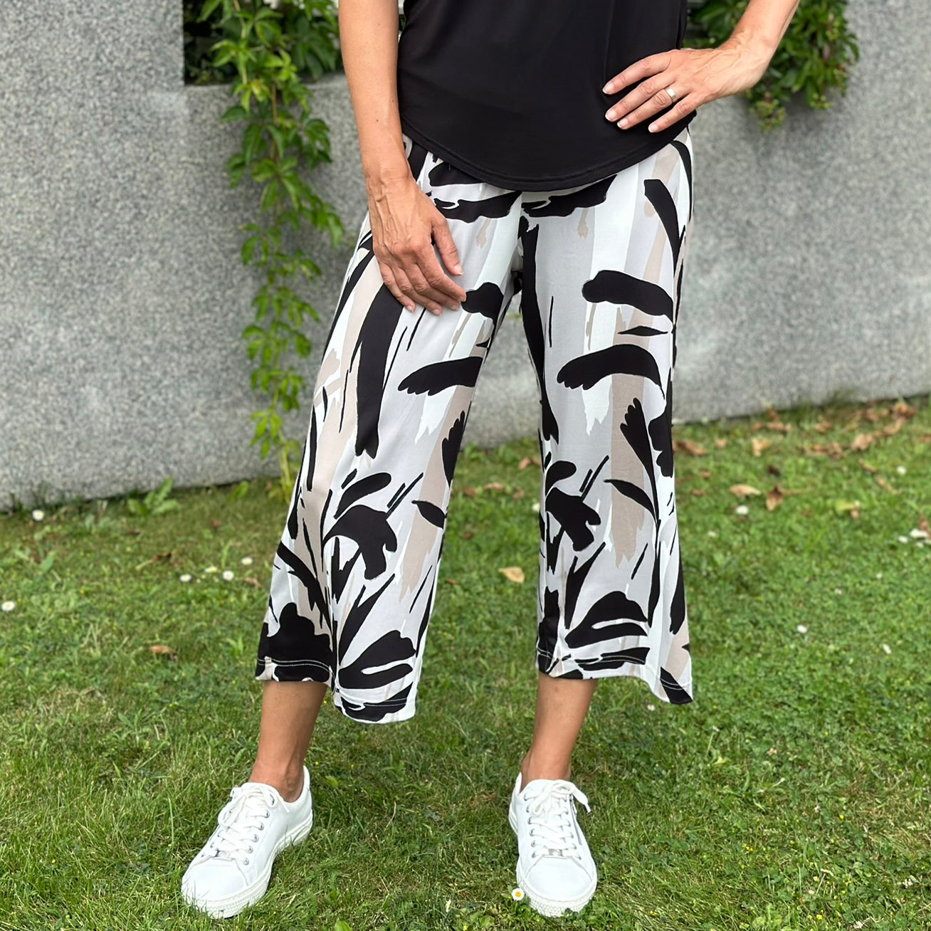 Dámské široké letní 3/4 kalhoty