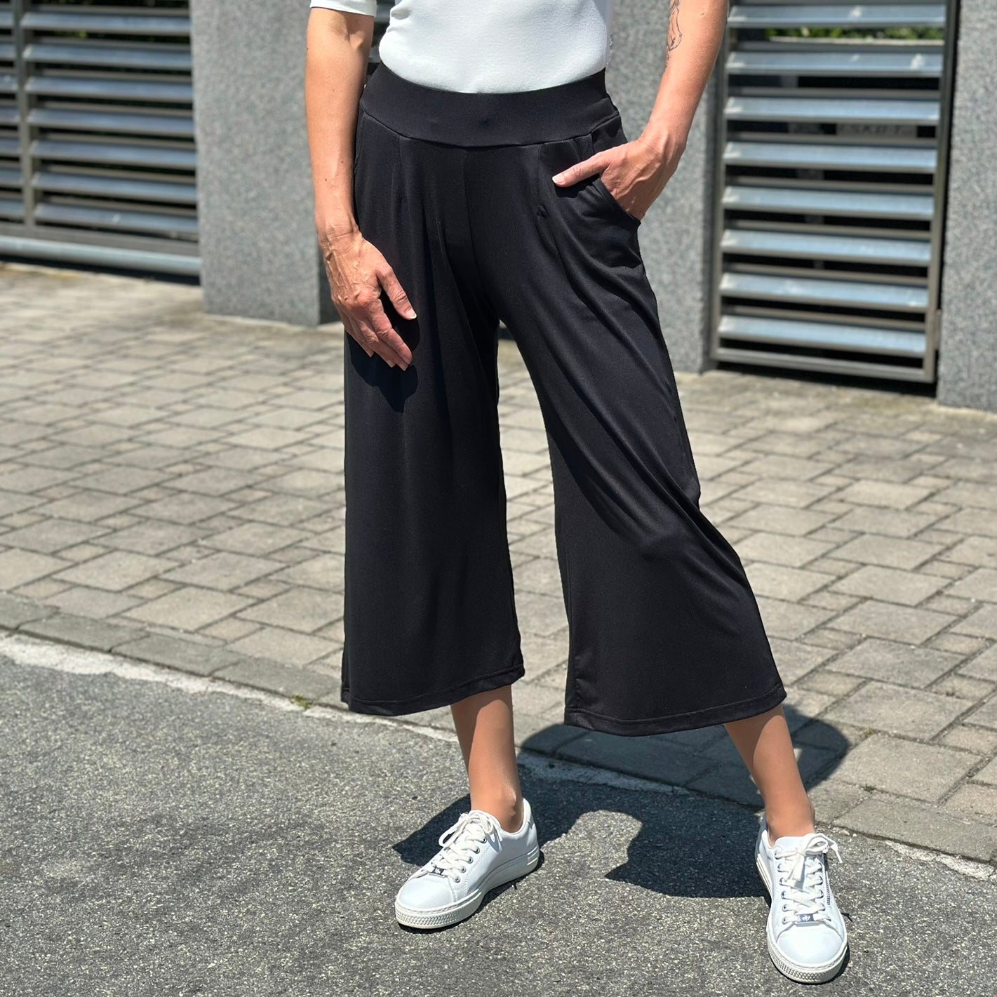 Dámské široké letní 3/4 kalhoty