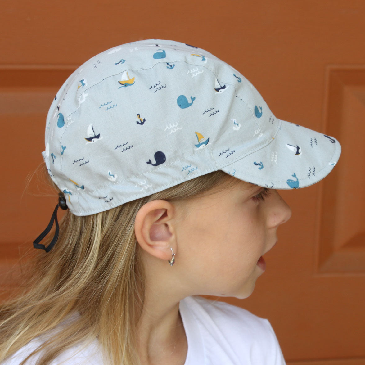 Kšiltovka šedá velryby a loďky