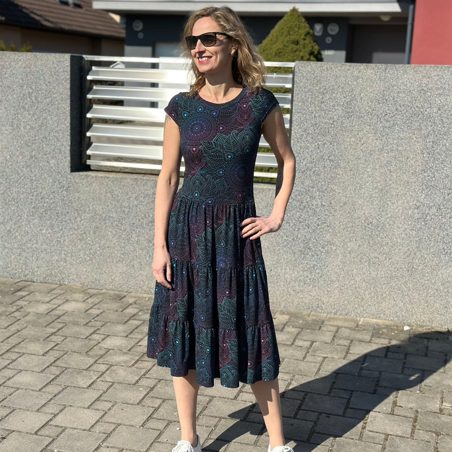 Šaty Tiffany černé mandaly