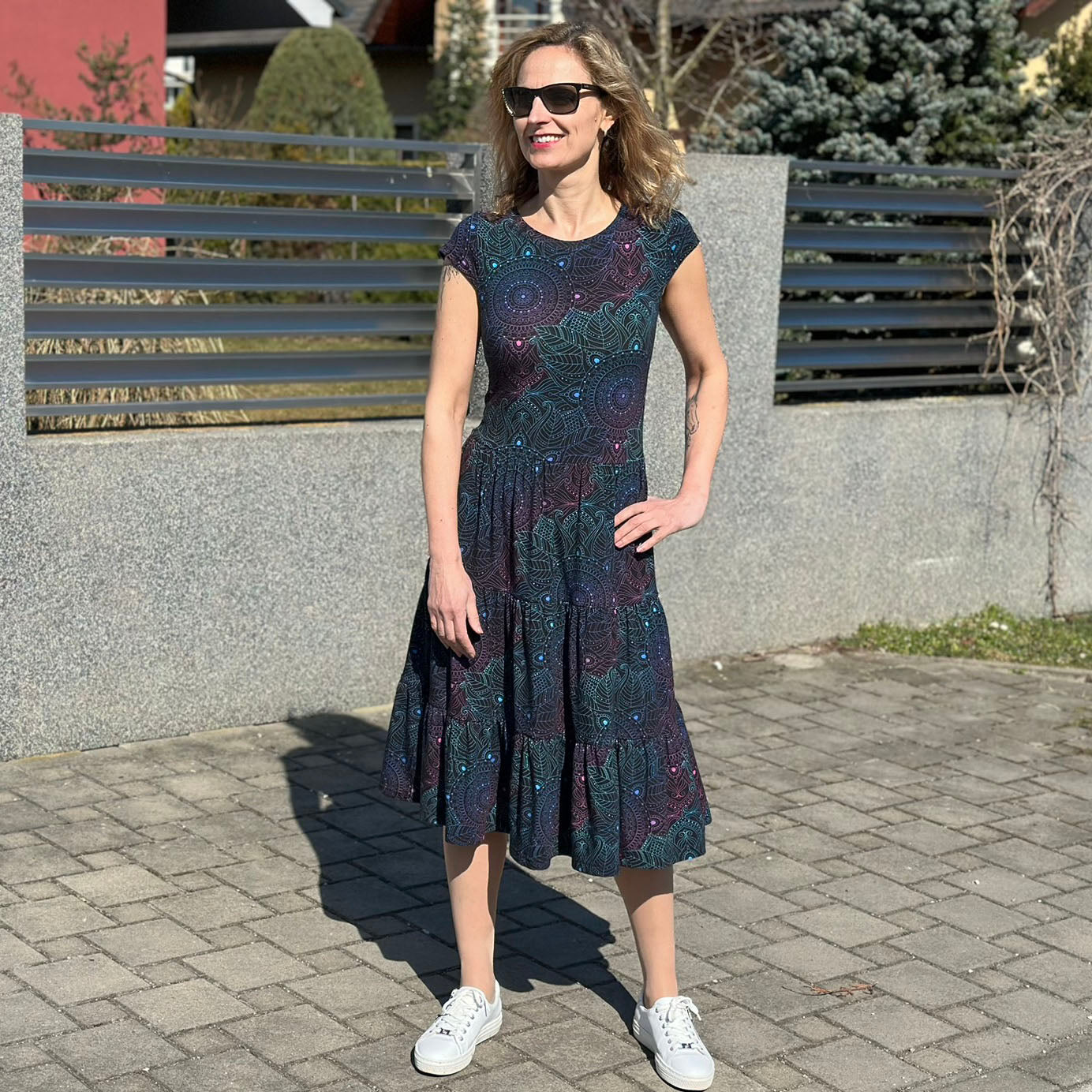 Šaty Tiffany černé mandaly