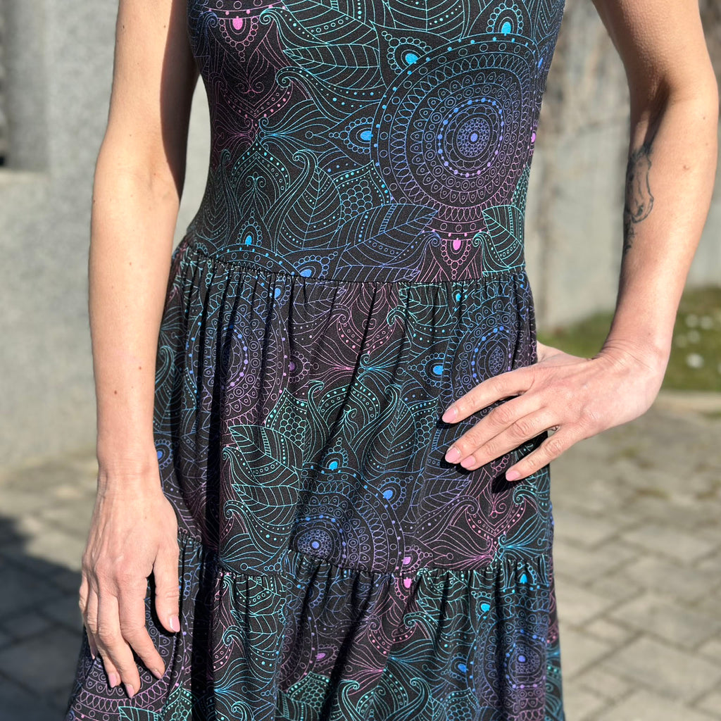 Šaty Tiffany černé mandaly