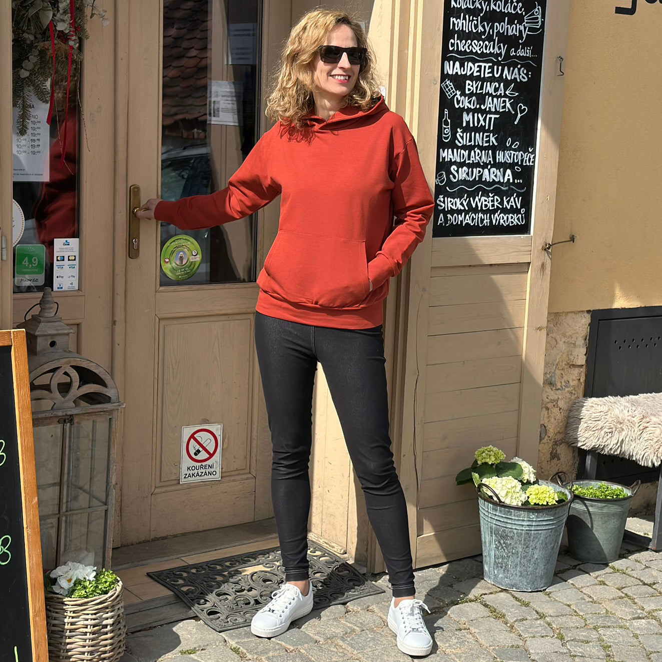 Mikina Merch skořicová