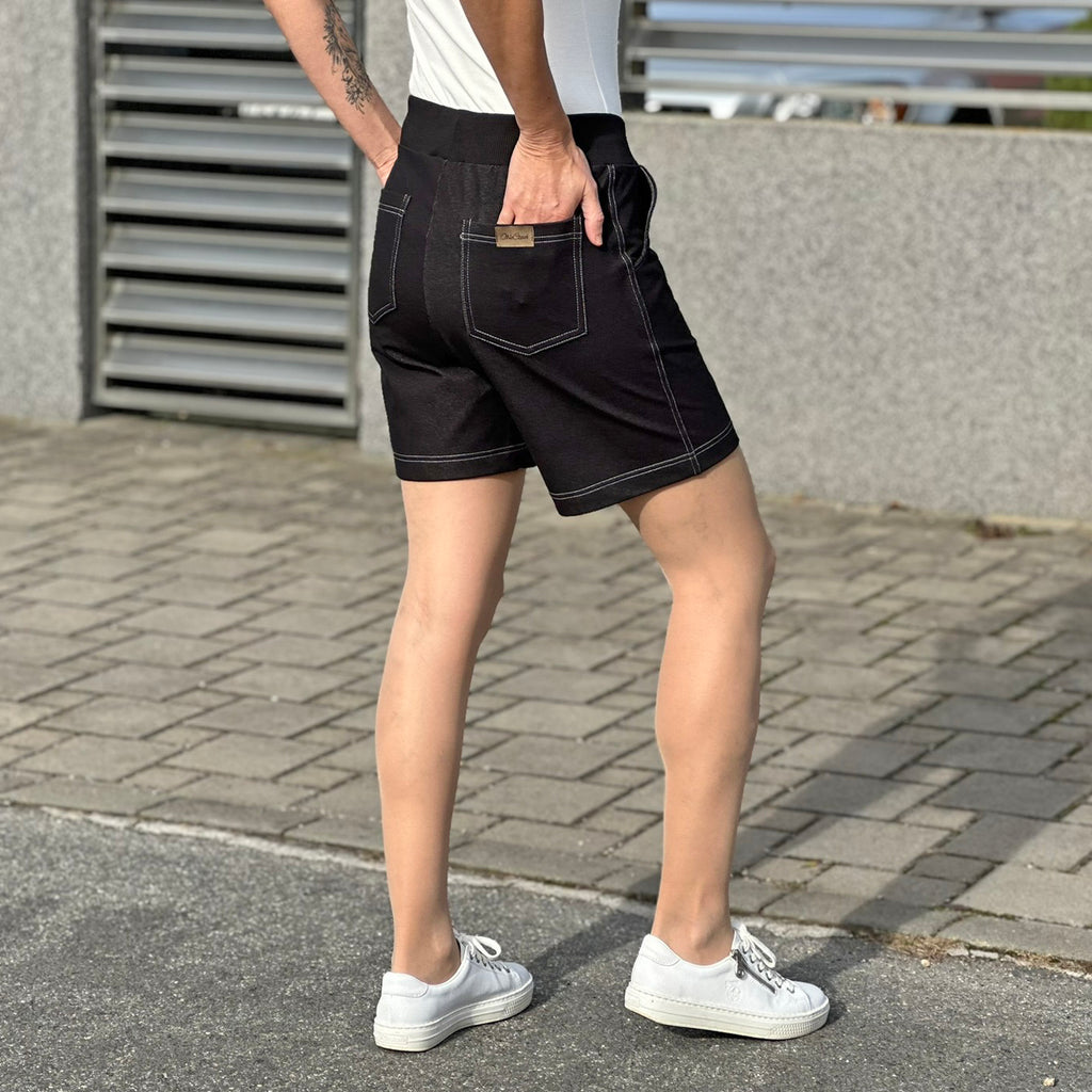 Kraťasy černé pro dámy
