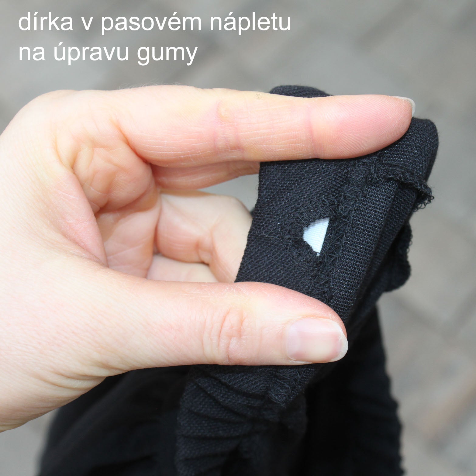 Sukně s kanýrem černá