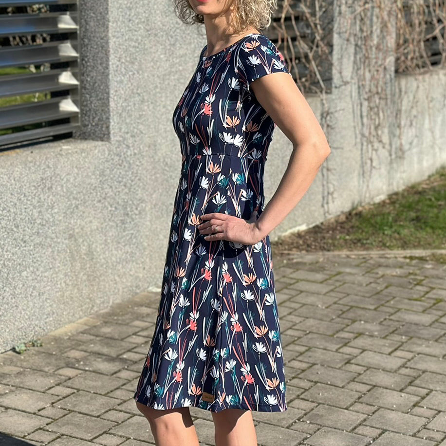 Šaty Audry tmavě modré kopretiny