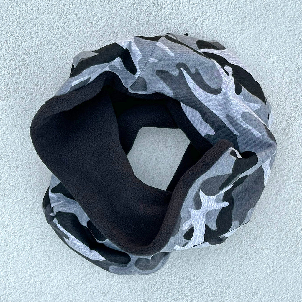 Jarní/podzimní nákrčník šedý maskáč Ema
