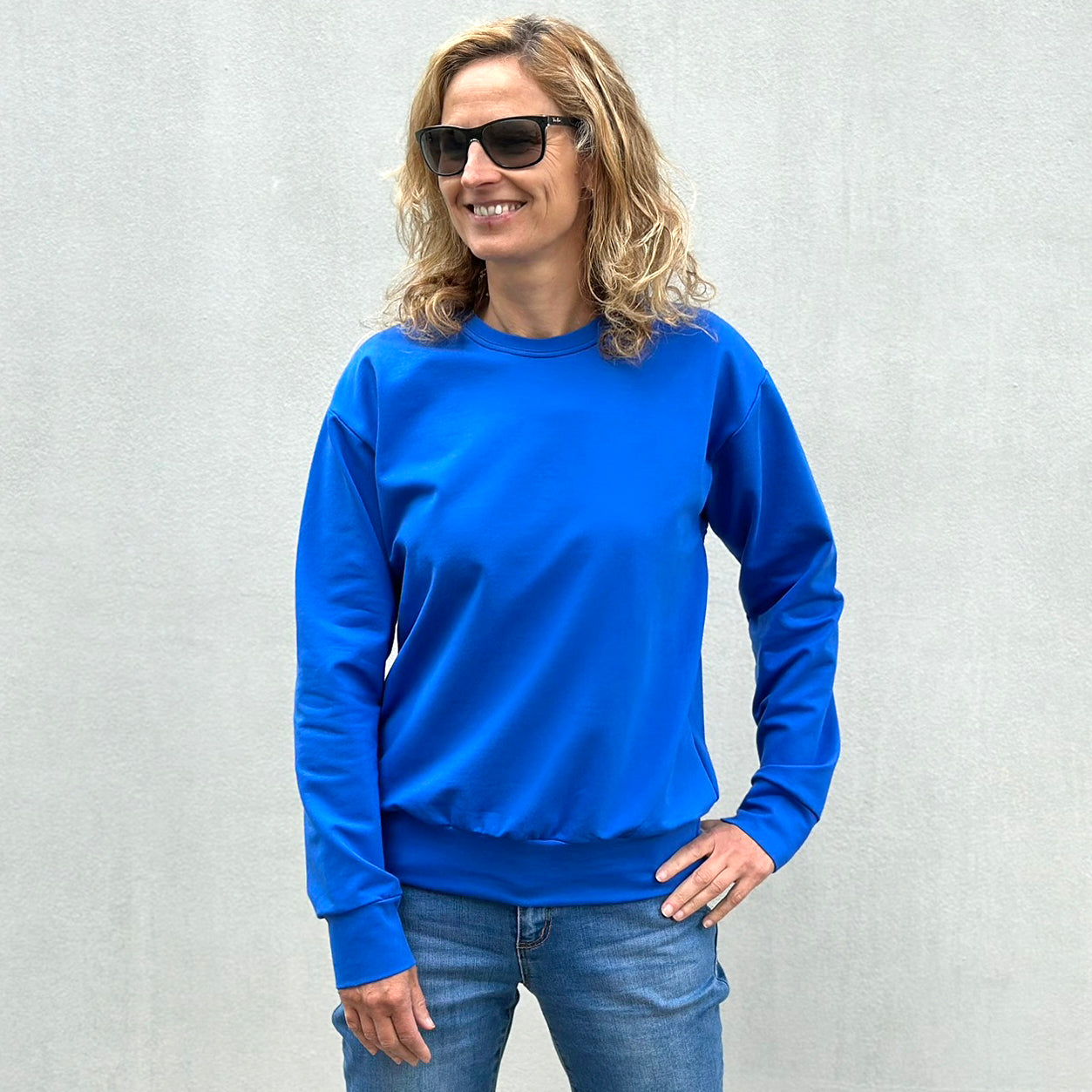 Mikina Merch královská modrá