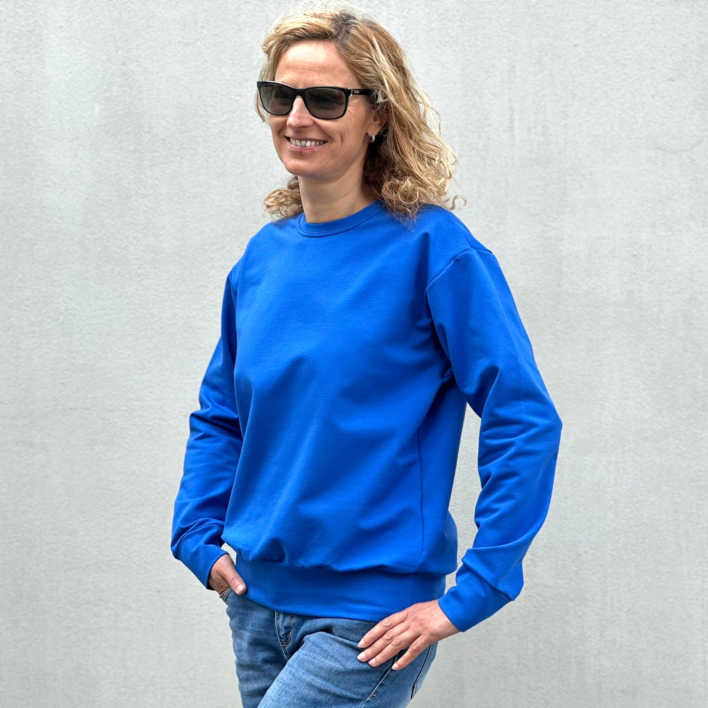 Mikina Merch královská modrá