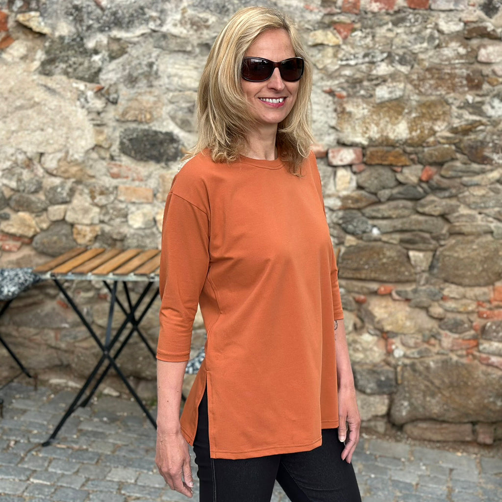 Triko Lea s rozparky světle skořicové