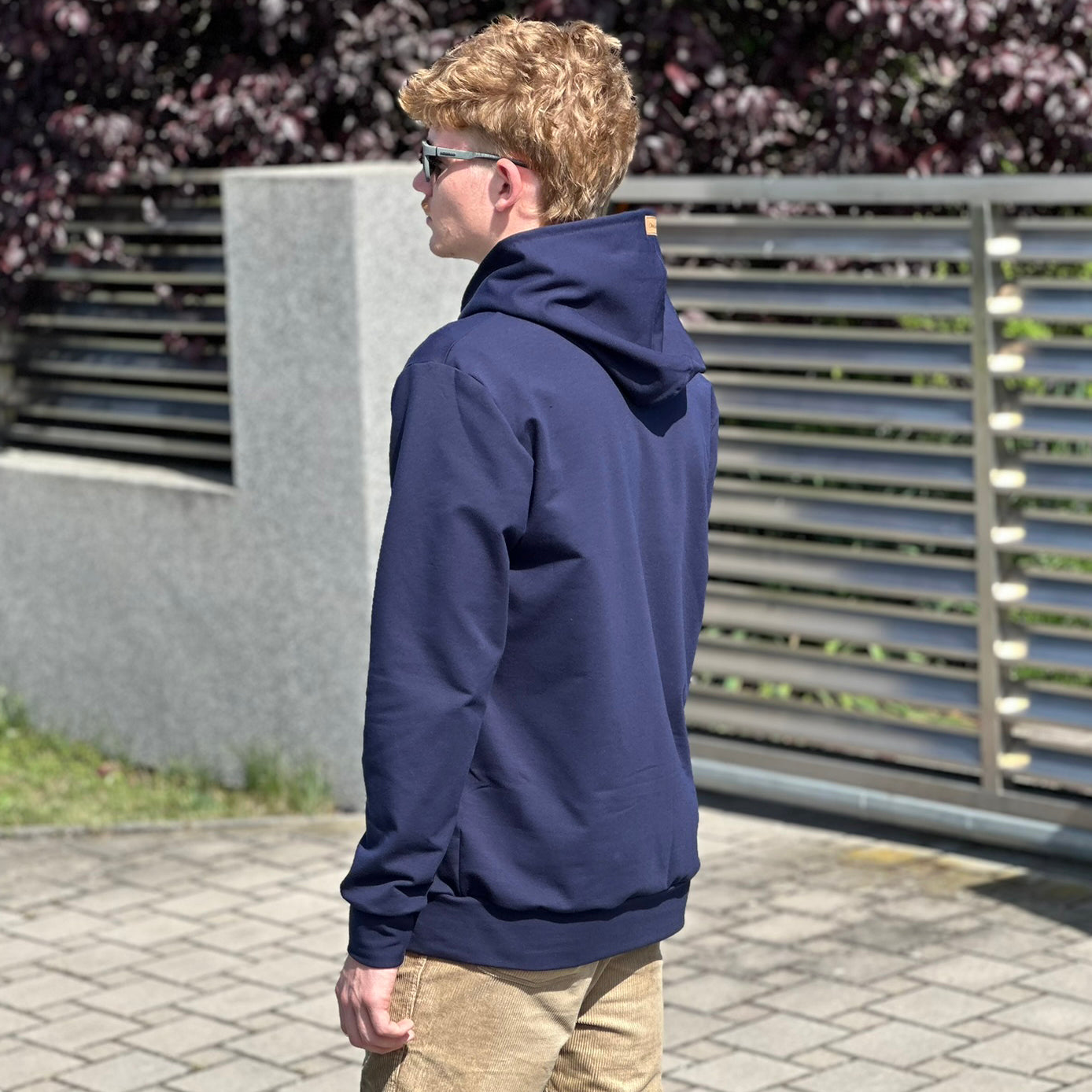Pánská mikina na zip s kapucí tmavě modrá