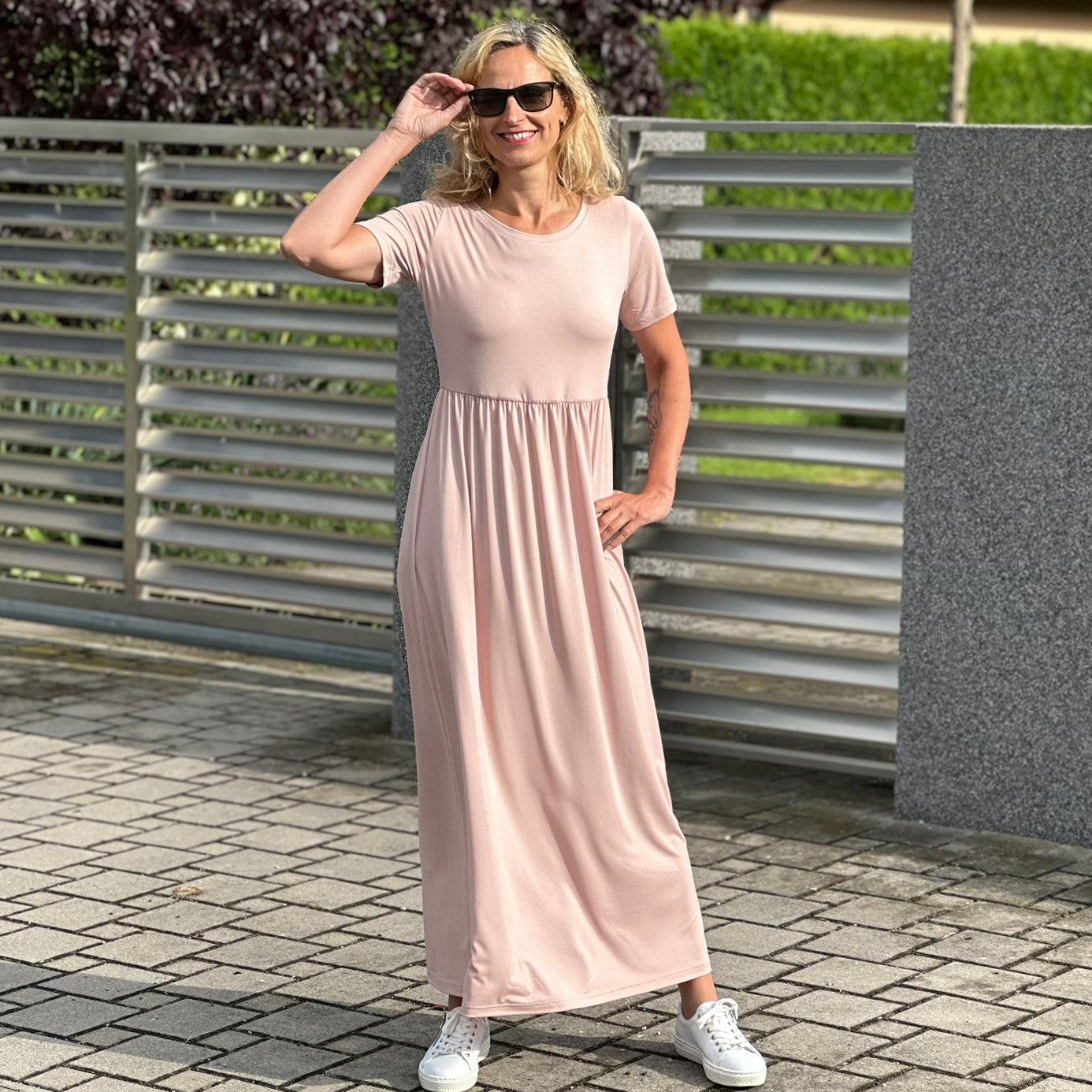 Šaty Sue maxi pudrové