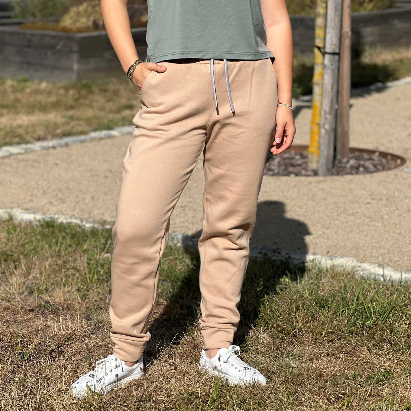 Tepláky Merch béžové