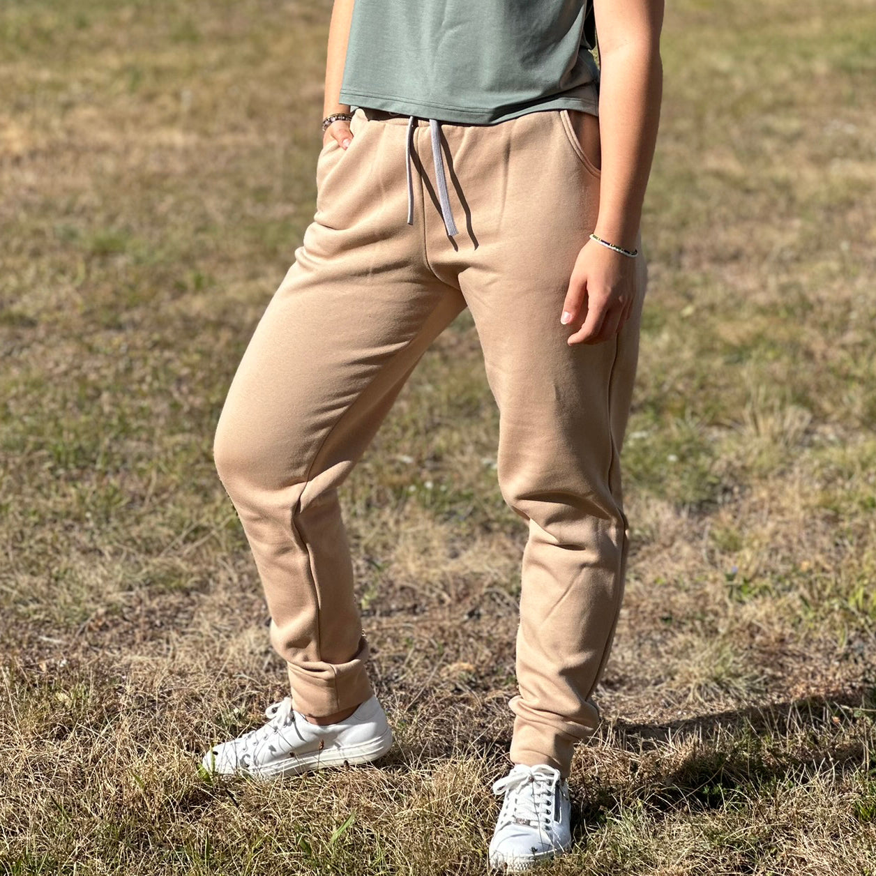 Tepláky Merch béžové