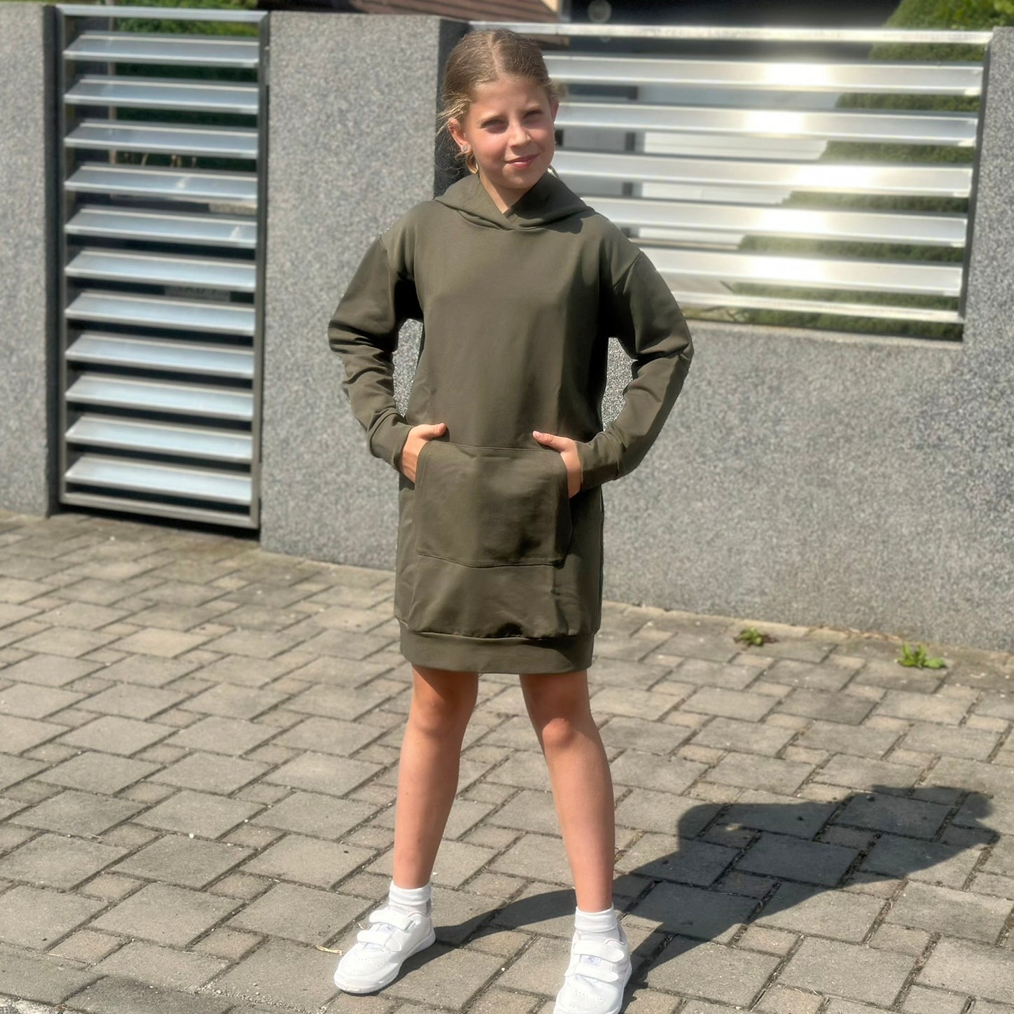 Mikinové šaty Daniela olivové