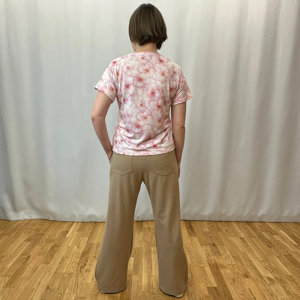 Dámské tričko s květy sakury světle růžové