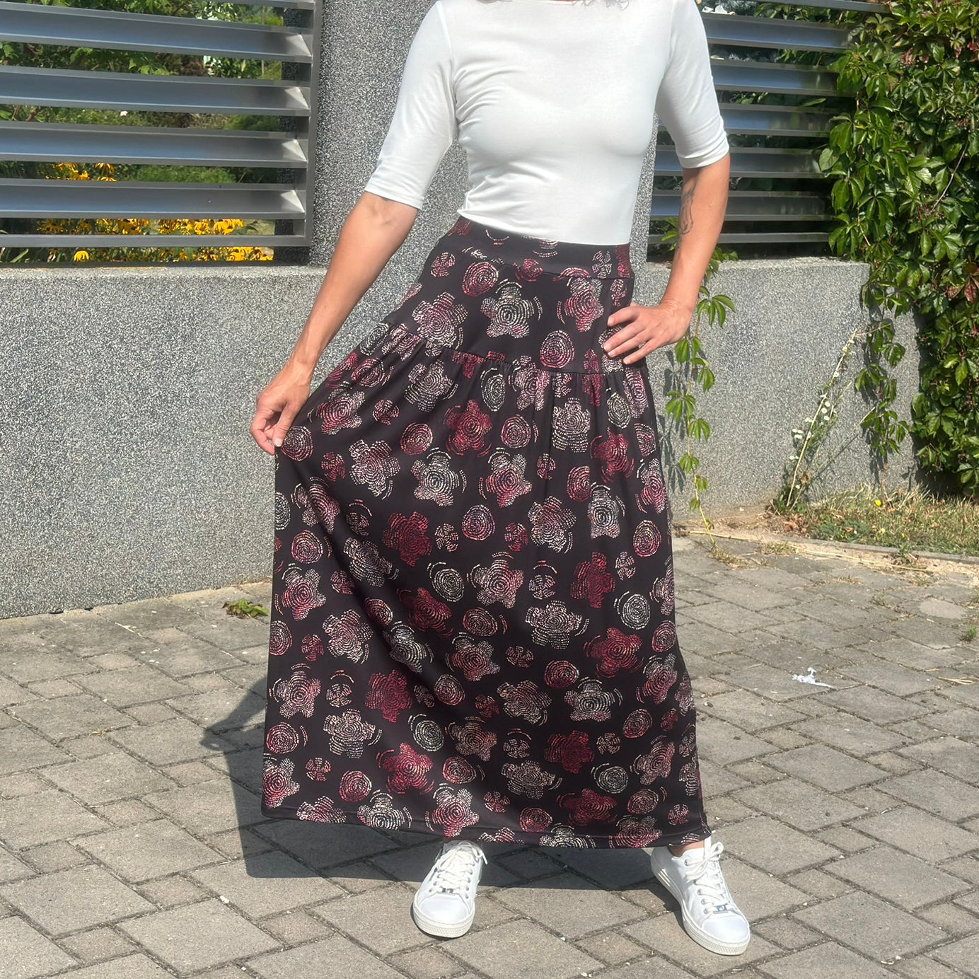Dlouhá sukně Daisy černá s květy