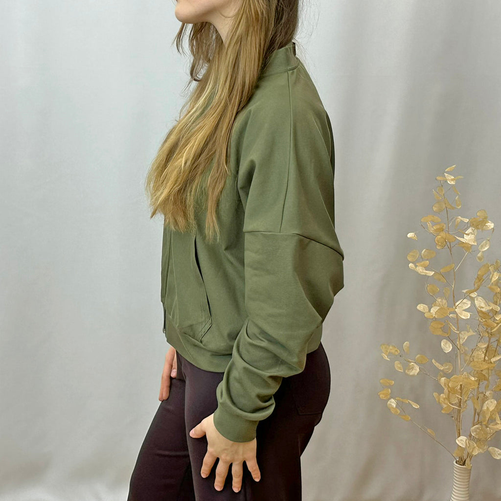 Bomber Linda z džínového úpletu