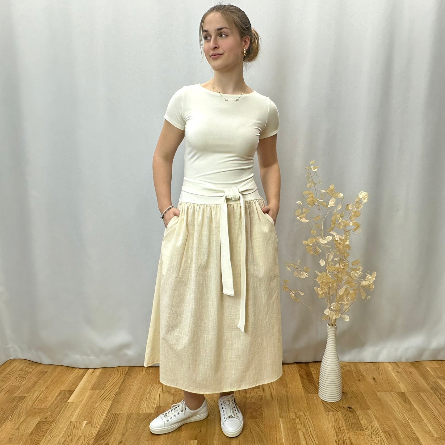 Dámské letní šaty béžové