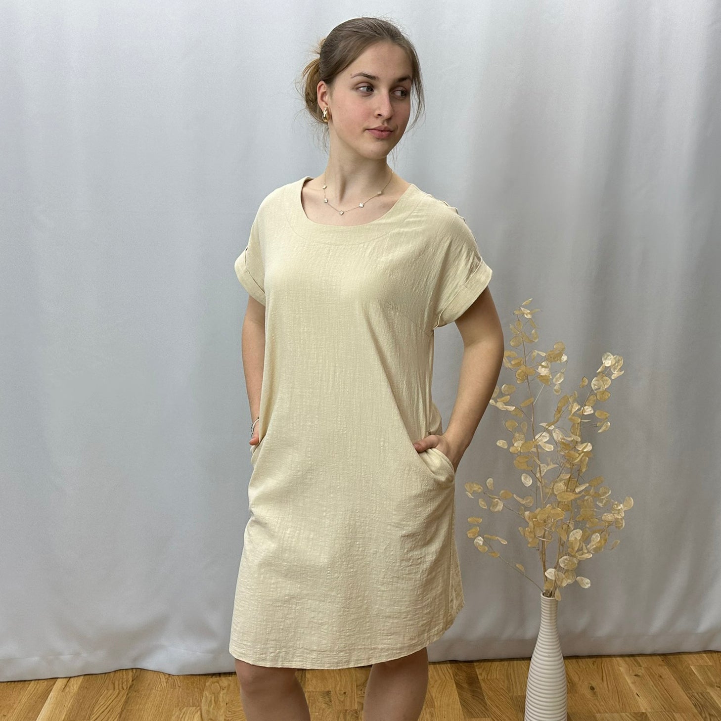 Dámské lněné šaty šité na míru