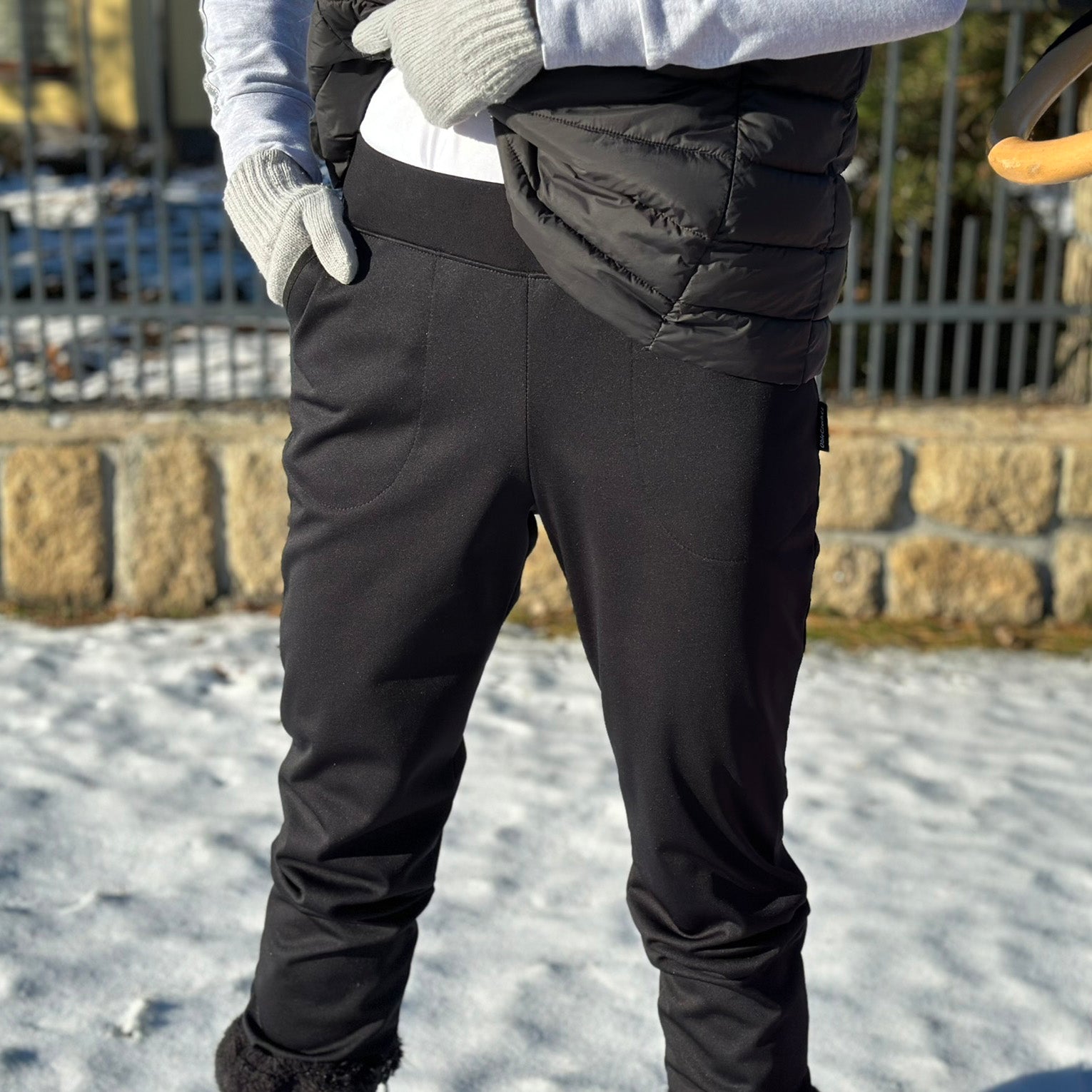 Dámské zimní softshell kalhoty černé