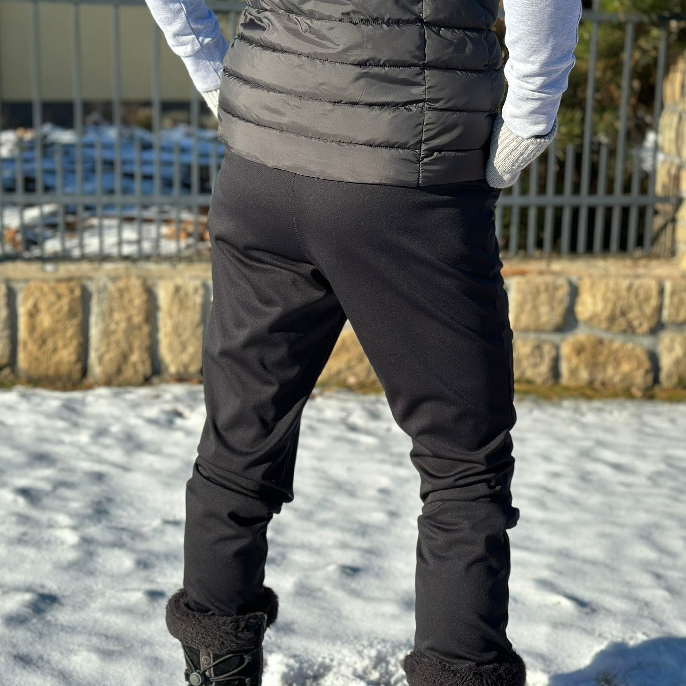 Dámské zimní softshell kalhoty černé