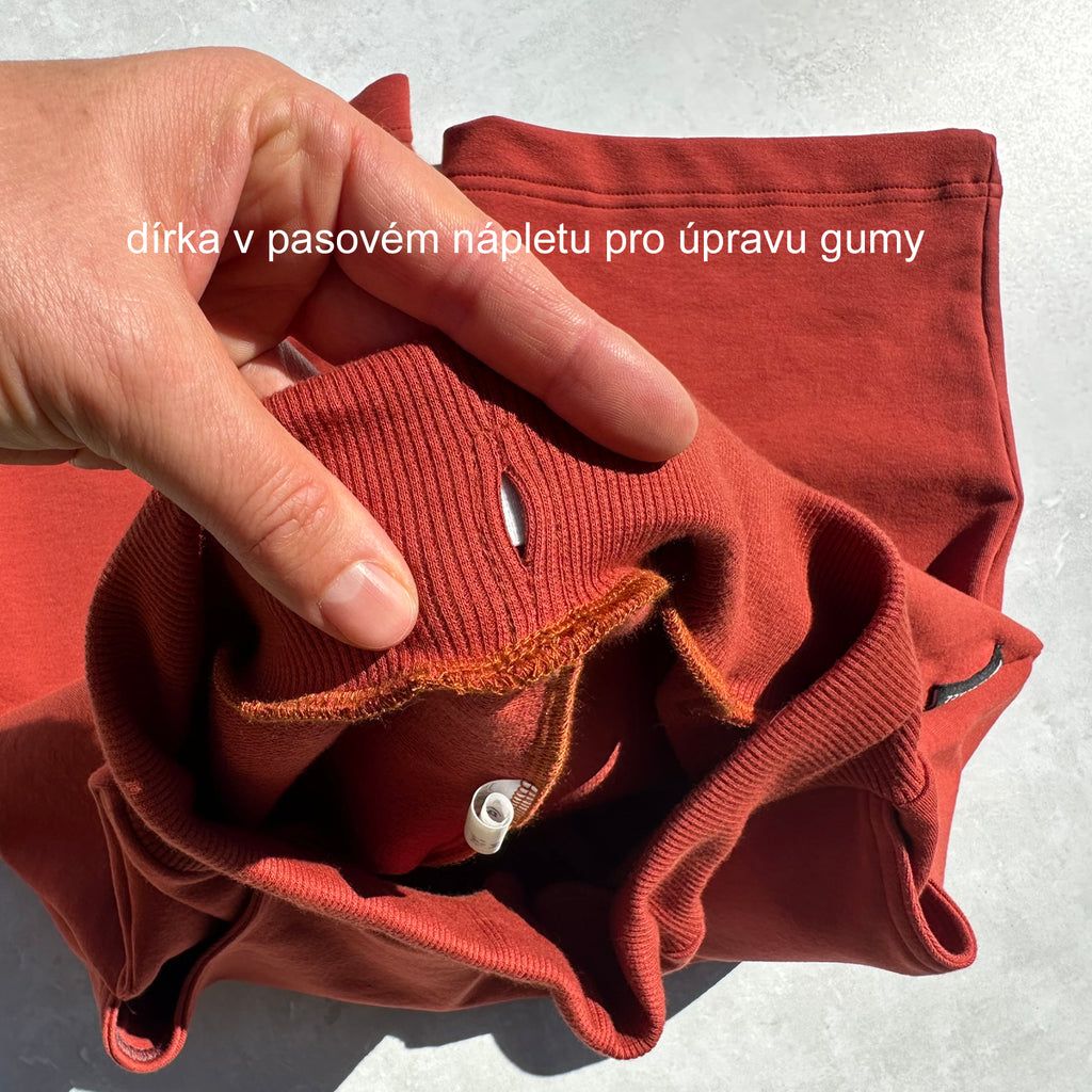 Kraťasy skořicové