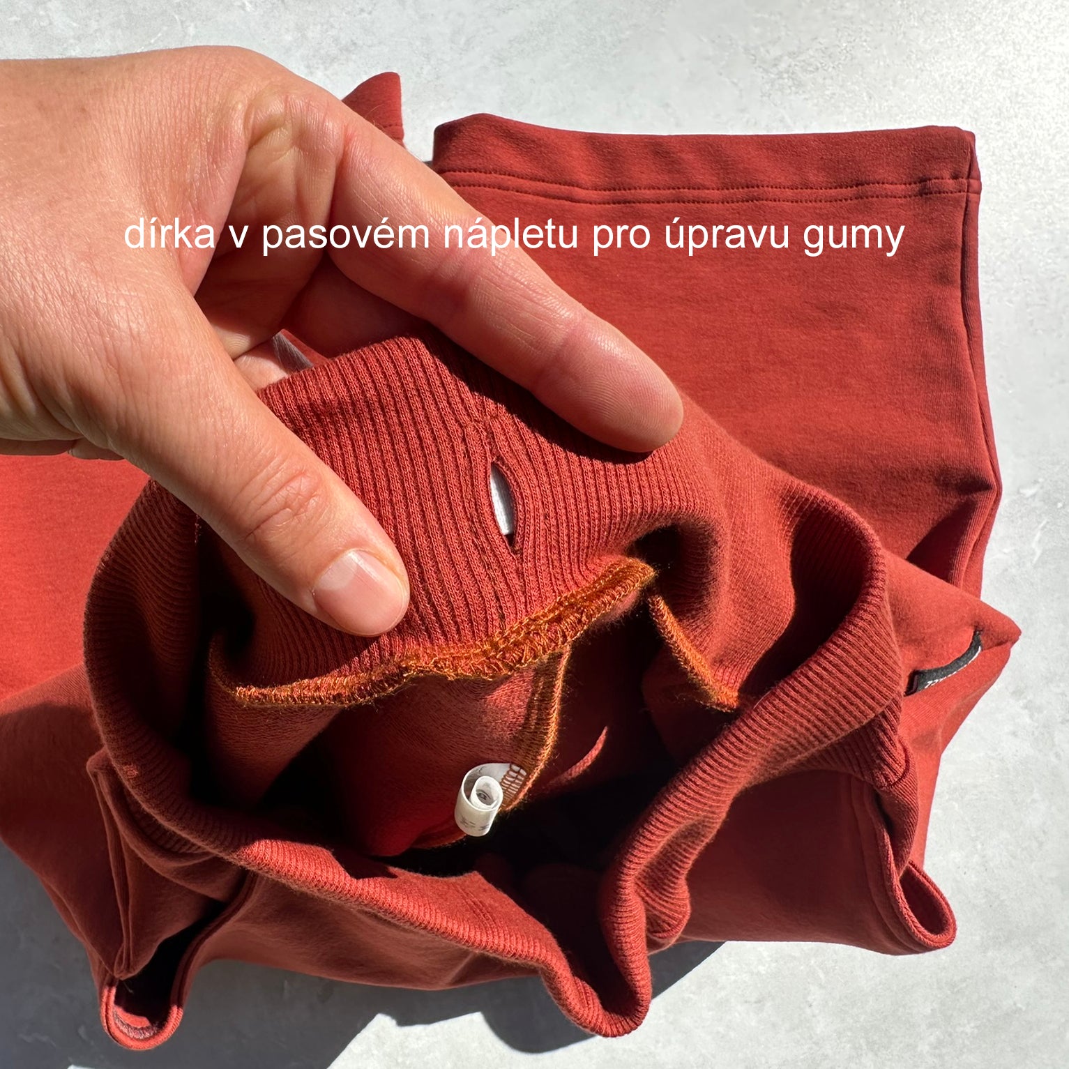Kraťasy skořicové