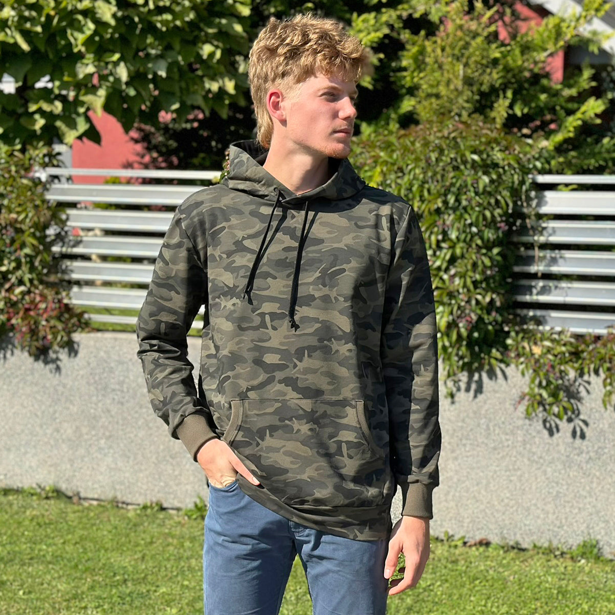 Pánská mikina přes hlavu s kapucí