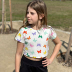 Crop top bílý s pastelovými motýlky