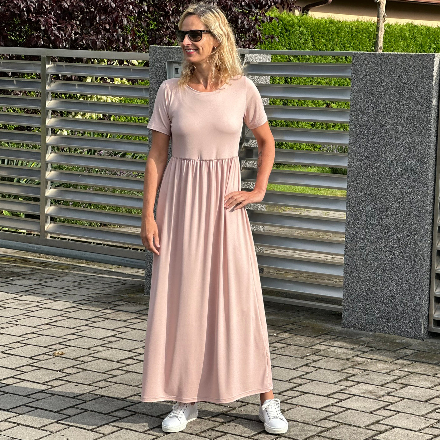 Šaty Sue maxi pudrové