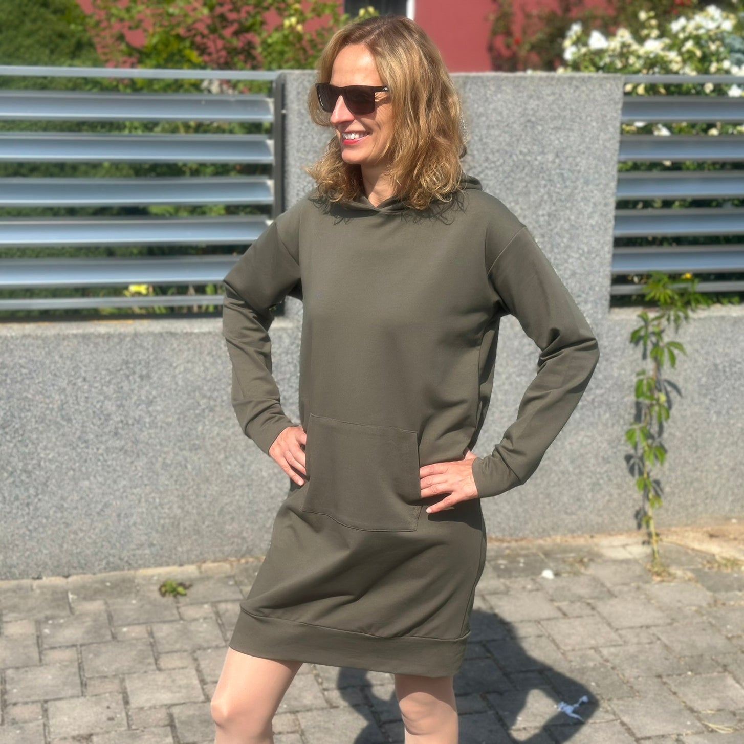 Mikinové šaty Daniela olivové