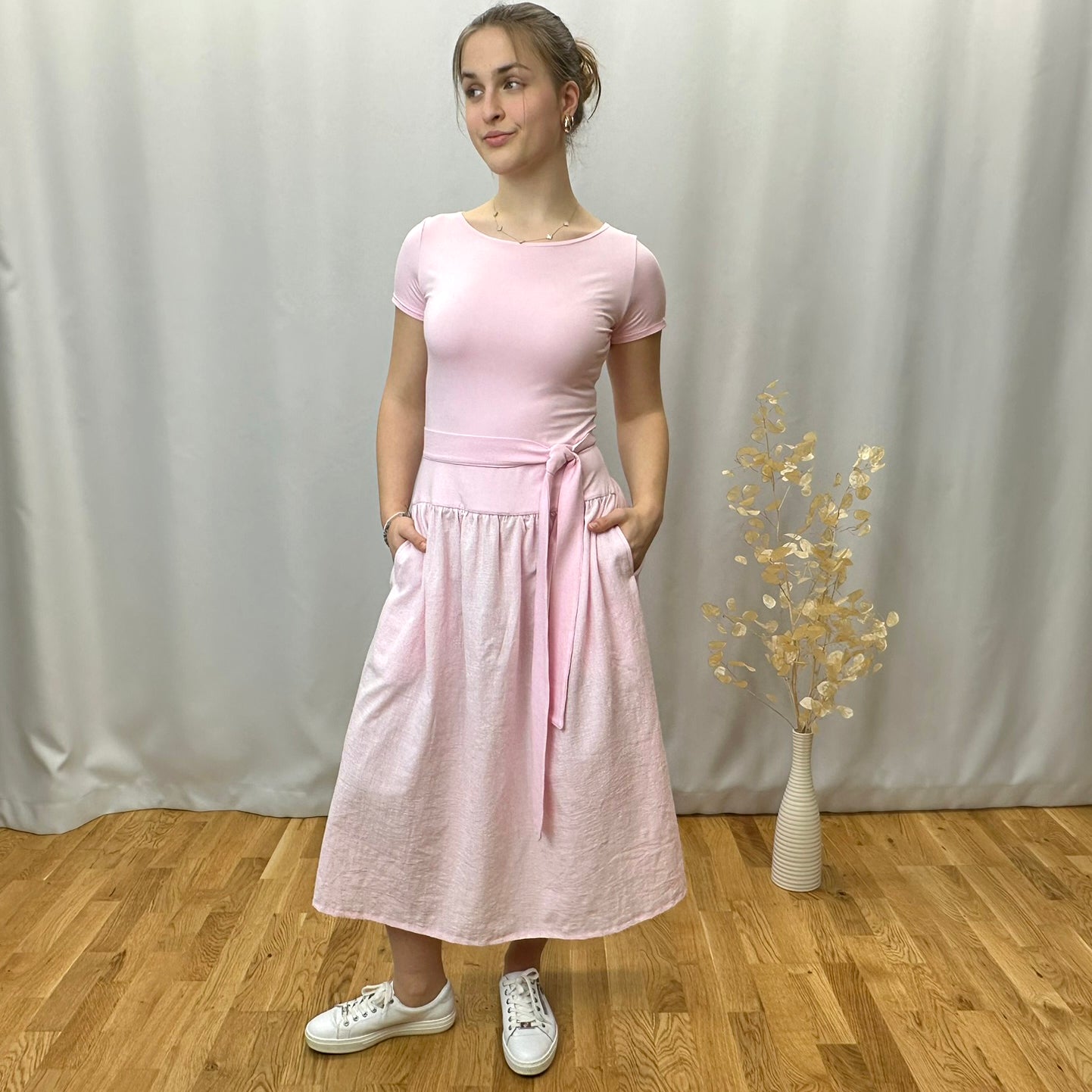 Dámské letní šaty světle růžové