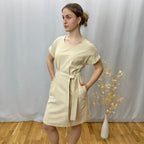 Dámské béžové šaty lněné